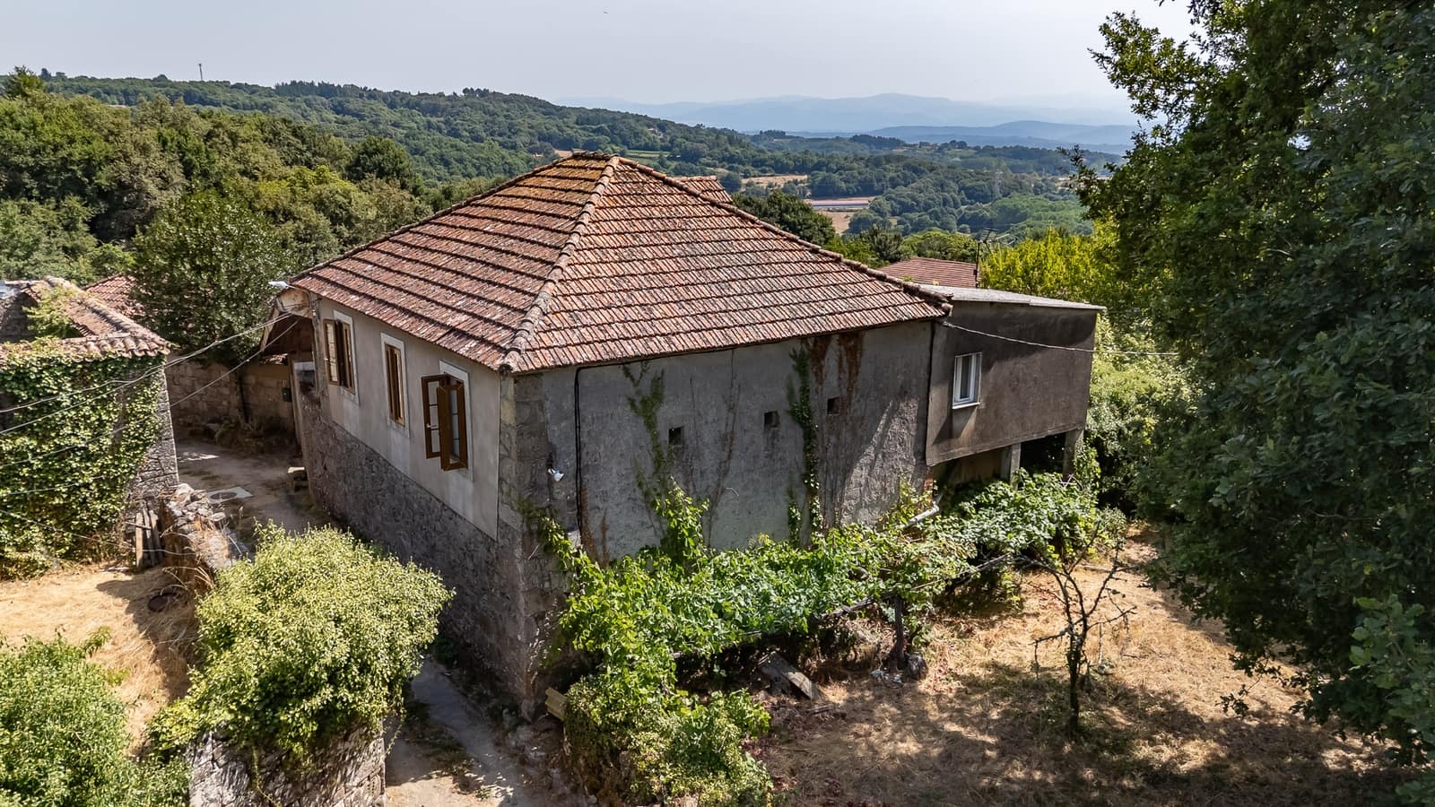 4 makuuhuone Maalaistalo myytävänä paikassa Panton - 210 000 € (Ref: 9308730)