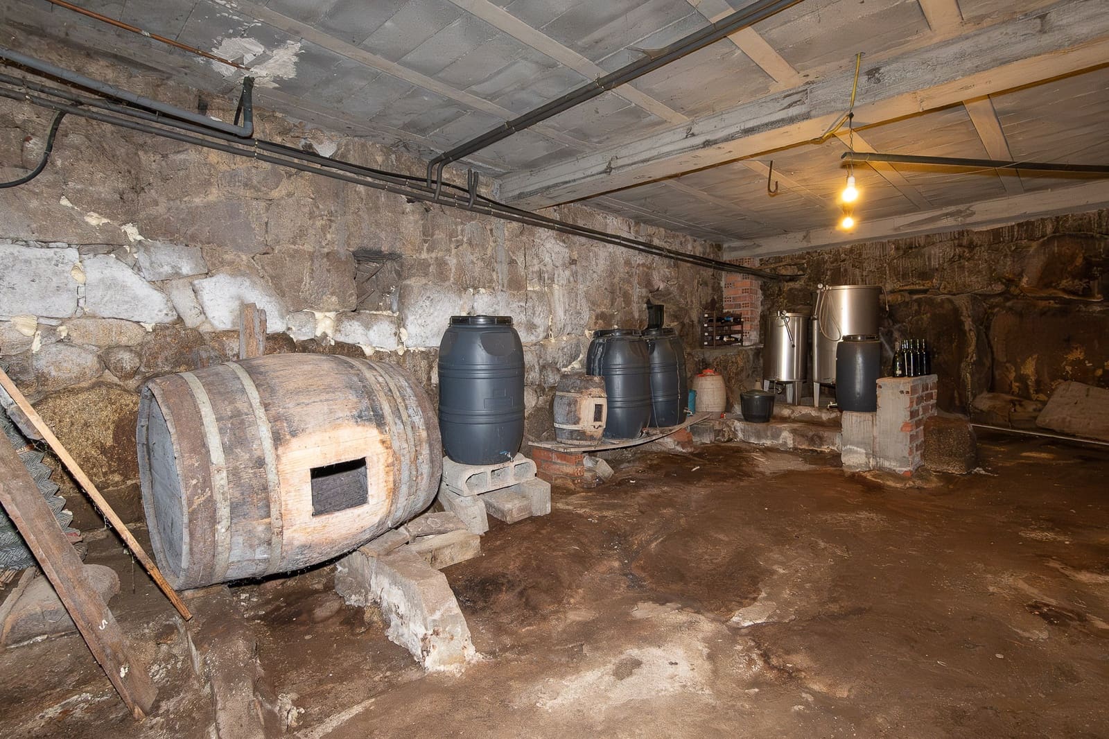 4 makuuhuone Maalaistalo myytävänä paikassa Panton - 210 000 € (Ref: 9308730)