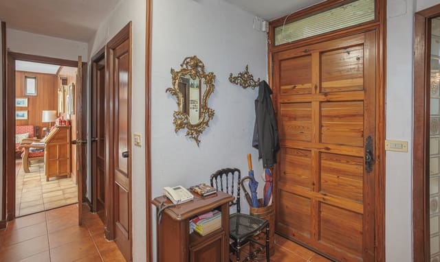 5 sypialnia Finka/Dom wiejski na sprzedaż w Teo z basenem garażem - 565 000 € (Ref: 9347969)