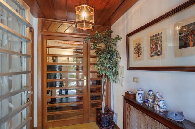 5 sypialnia Finka/Dom wiejski na sprzedaż w Teo z basenem garażem - 565 000 € (Ref: 9347969)