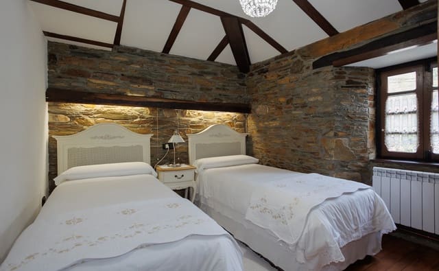 6 bedroom Business for sale in Taramundi - € 590,000 (Ref: 9371158)