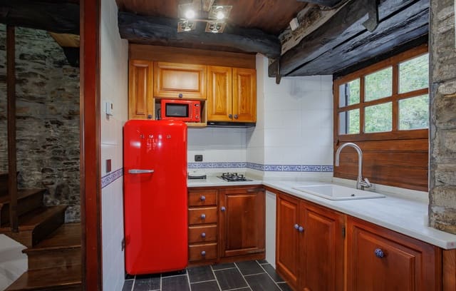 6 slaapkamer Bedrijf te koop in Taramundi met garage - € 140.000 (Ref: 9371158)