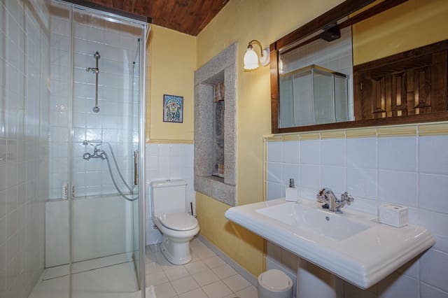 Negocio de 6 habitaciones en A Veiga en venta con garaje - 540.000 € (Ref: 9379421)
