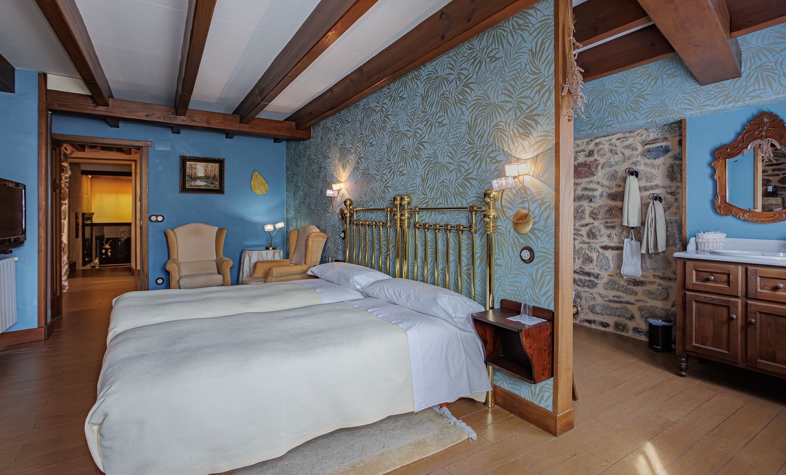 6 bedroom Business for sale in A Veiga with garage - € 540,000 (Ref: 9379421)