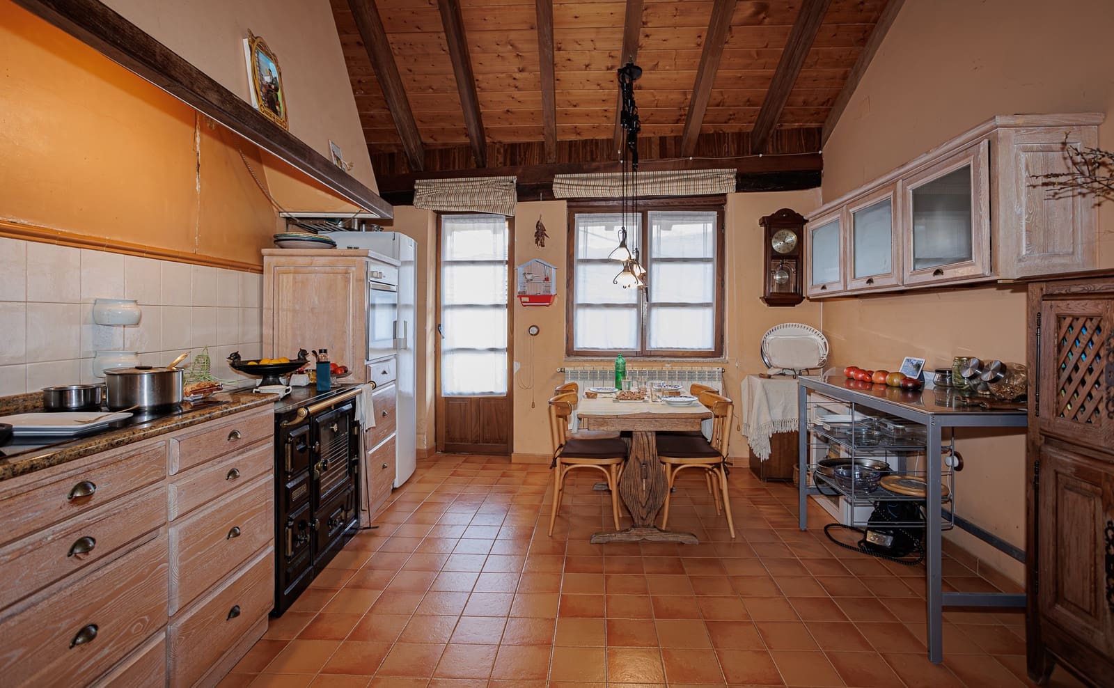 6 bedroom Business for sale in A Veiga with garage - € 540,000 (Ref: 9379421)