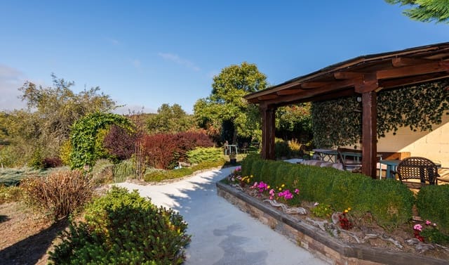Negocio de 6 habitaciones en A Veiga en venta con garaje - 540.000 € (Ref: 9379421)