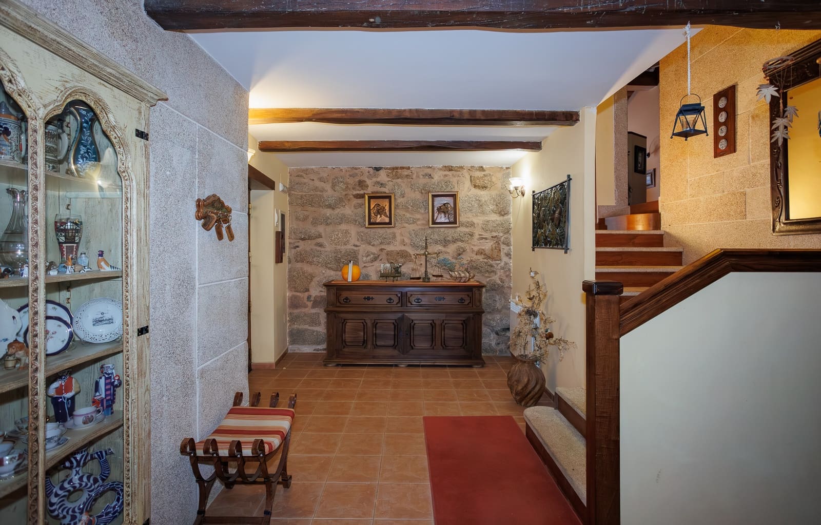 6 bedroom Business for sale in A Veiga with garage - € 540,000 (Ref: 9379421)