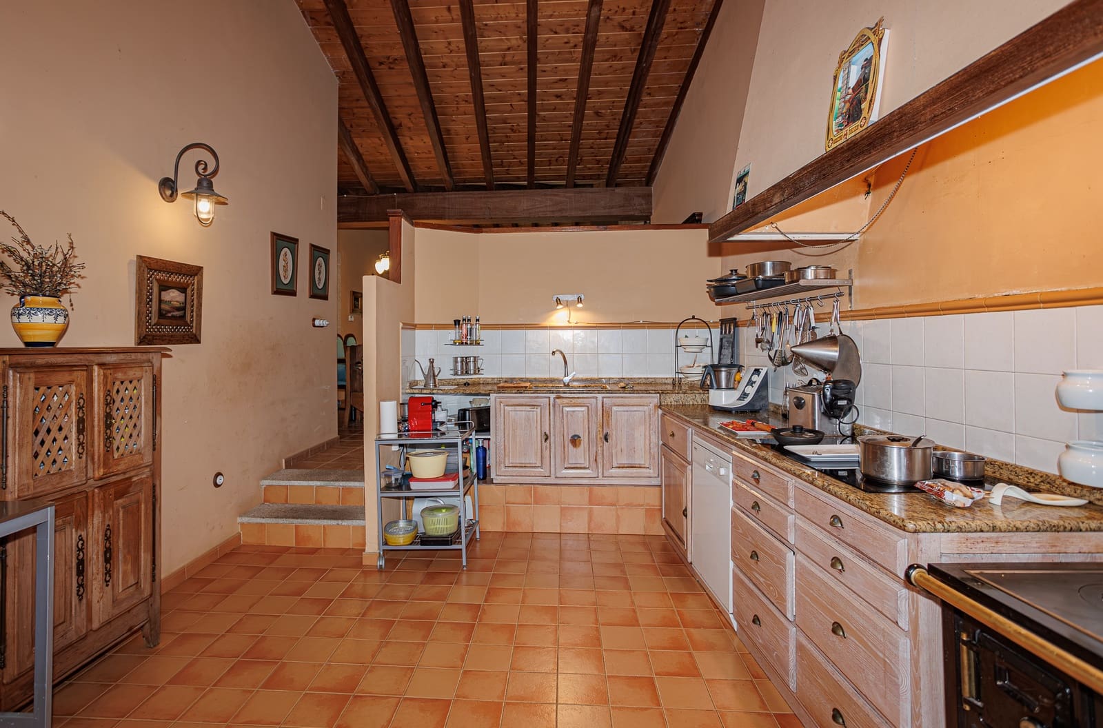 6 bedroom Business for sale in A Veiga with garage - € 540,000 (Ref: 9379421)