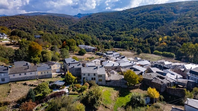 Negocio de 6 habitaciones en A Veiga en venta con garaje - 540.000 € (Ref: 9379421)