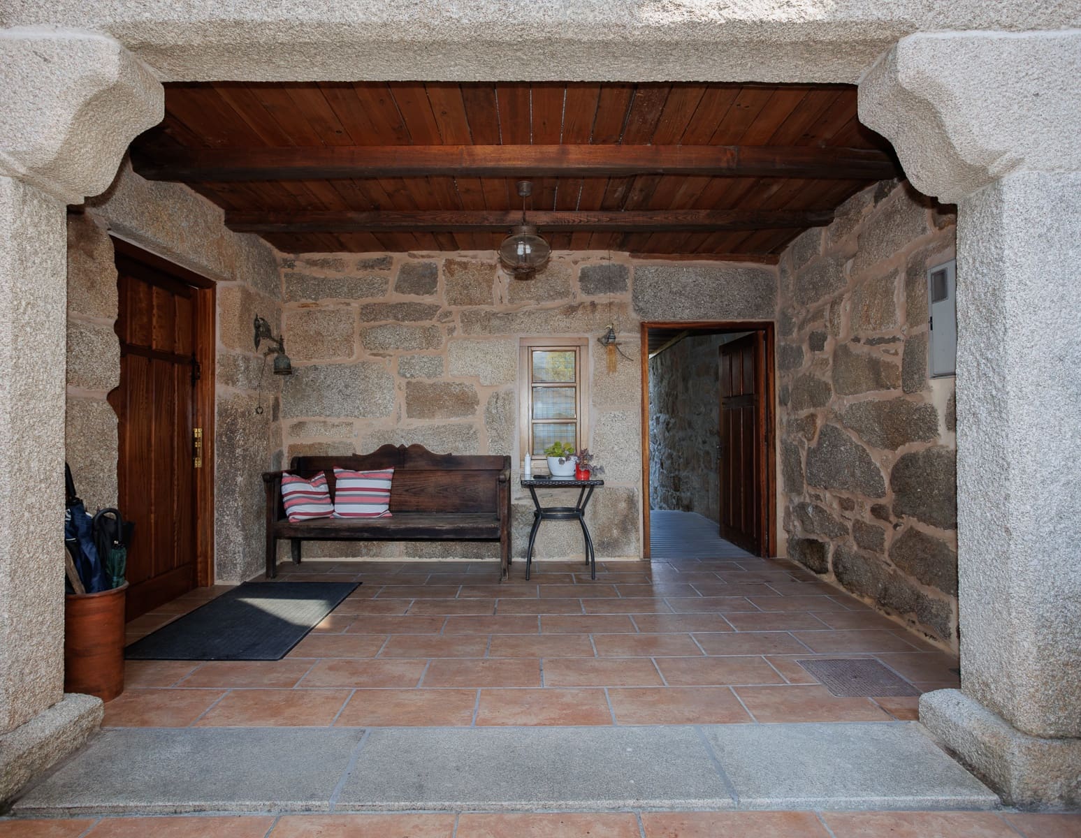 6 bedroom Business for sale in A Veiga with garage - € 540,000 (Ref: 9379421)