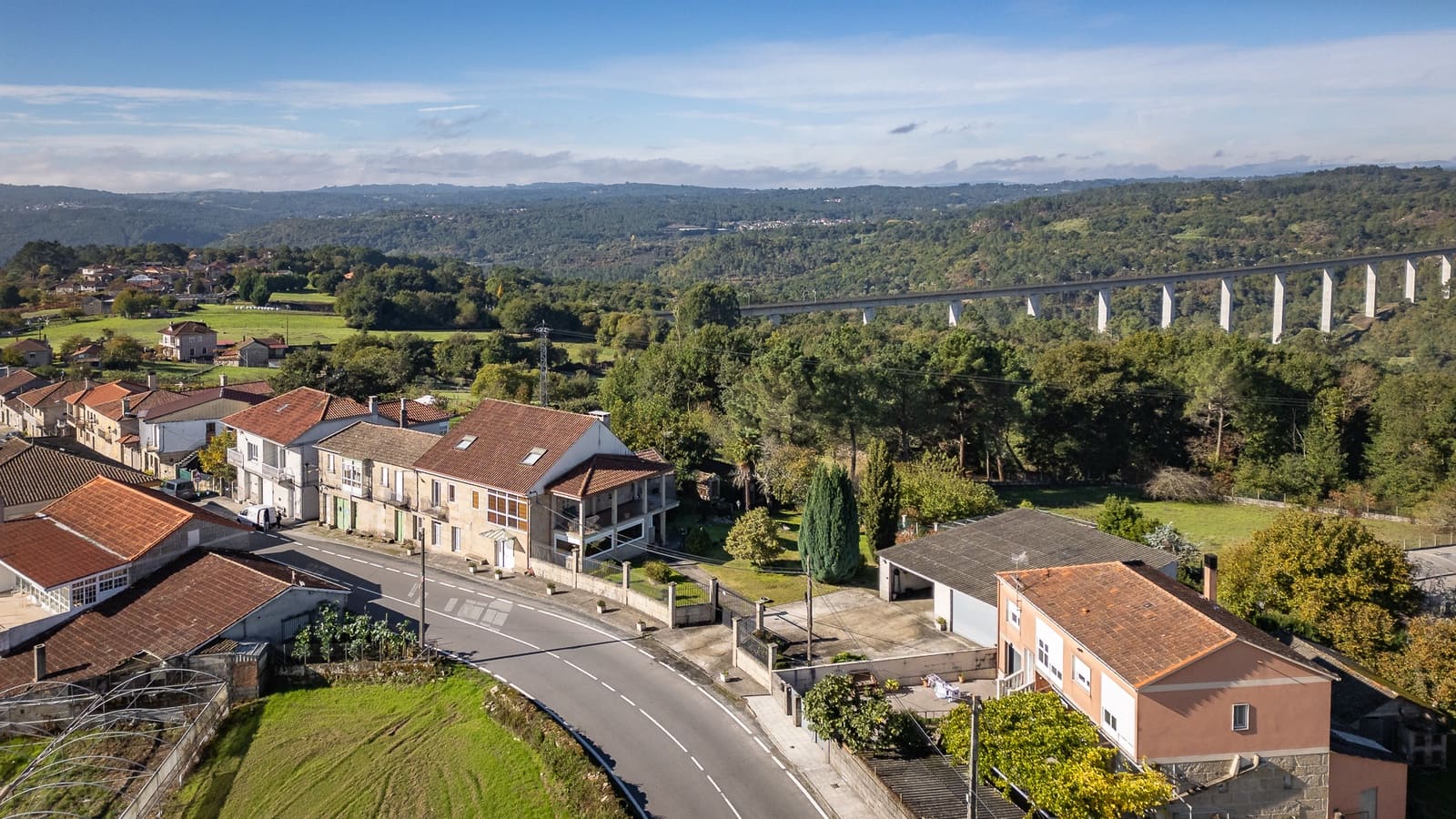 6 soveværelse Finca/Landehus til salg i Amoeiro - € 370.000 (Ref: 9404437)