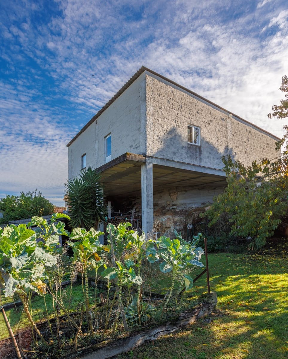 6 bedroom Finca/Country House for sale in Amoeiro with garage - € 325,000 (Ref: 9404437)