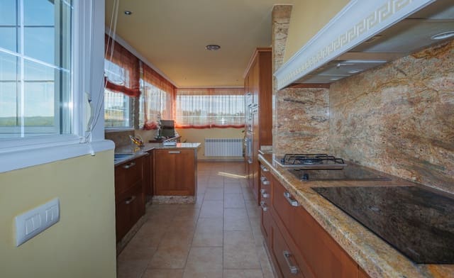 Finca/Casa Rural de 6 habitaciones en Amoeiro, Amoeiro en venta con garaje - 325.000 € (Ref: 9404437)