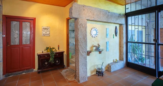 Finca/Casa Rural de 6 habitaciones en Amoeiro, Amoeiro en venta con garaje - 325.000 € (Ref: 9404437)