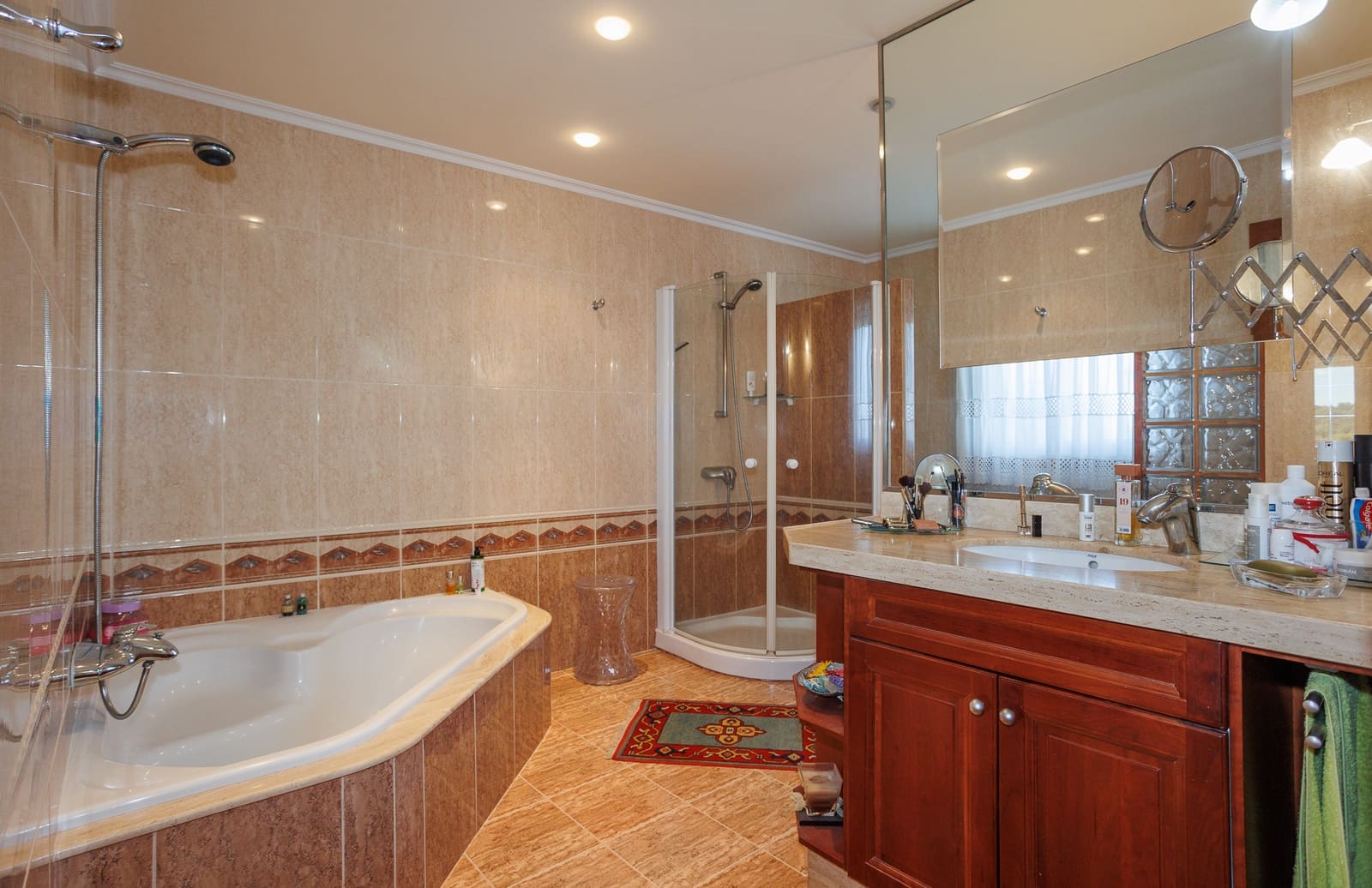 6 bedroom Finca/Country House for sale in Amoeiro with garage - € 325,000 (Ref: 9404437)