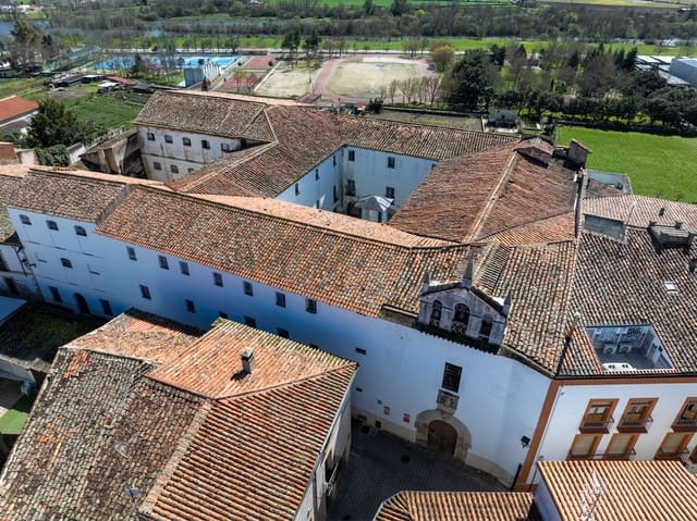 1 slaapkamer Commercieel te koop in Coria - € 1.300.000 (Ref: 9440304)