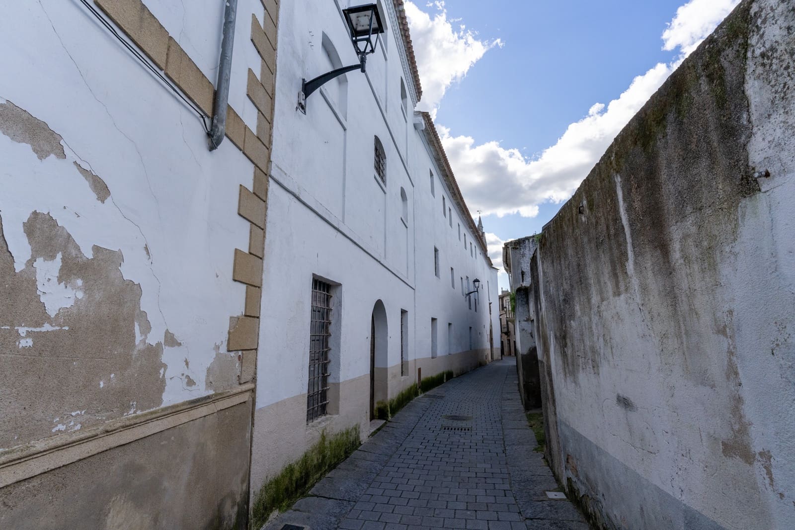 1 bedroom Commercial for sale in Coria - € 1,300,000 (Ref: 9440304)