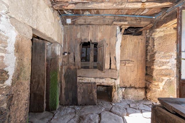 5 makuuhuone Maalaistalo myytävänä paikassa Lugo kaupunki - 180 000 € (Ref: 9459663)