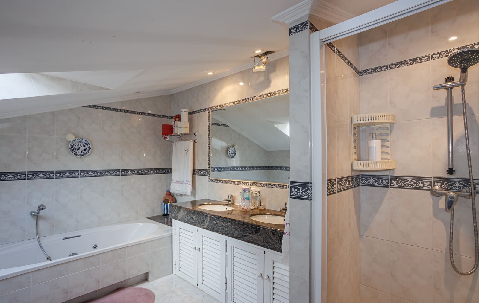 5 sypialnia Biznes na sprzedaż w Boqueixon - 600 000 € (Ref: 9489955)