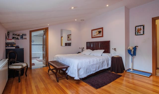 5 bedroom Business for sale in Boqueixón with pool garage - € 600,000 (Ref: 9489955)
