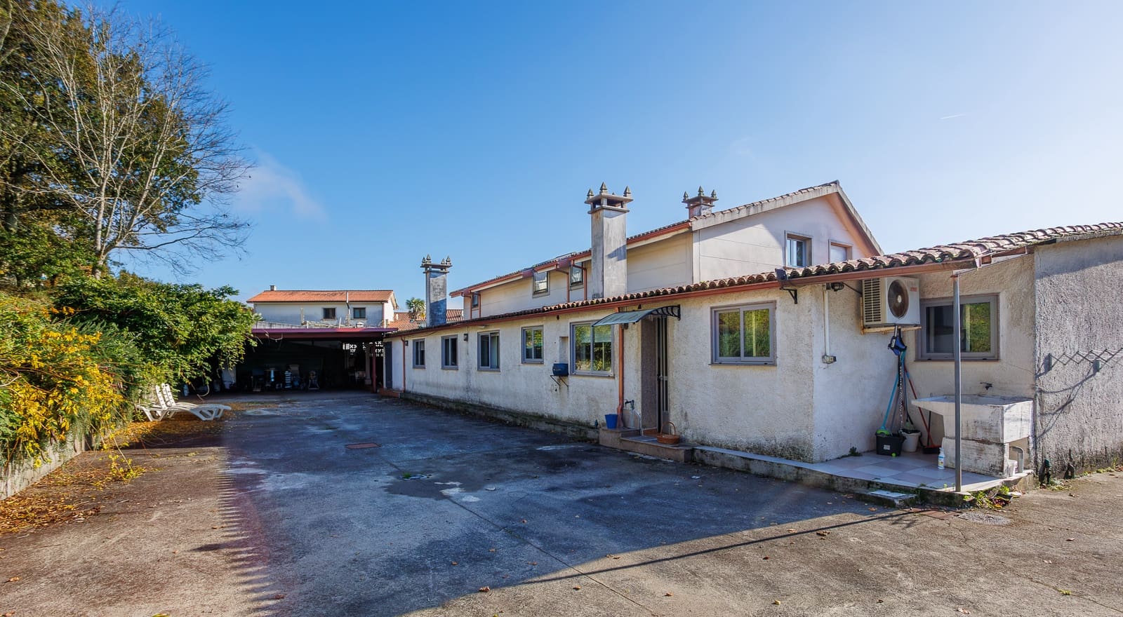 5 bedroom Business for sale in Boqueixon with pool garage - € 600,000 (Ref: 9489955)
