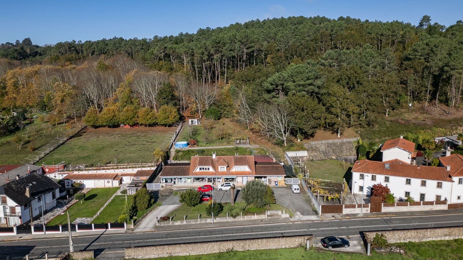 5 bedroom Business for sale in Boqueixon with pool garage - € 600,000 (Ref: 9489955)