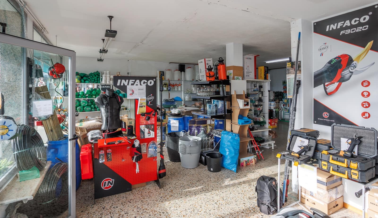 5 bedroom Business for sale in Boqueixon with pool garage - € 600,000 (Ref: 9489955)