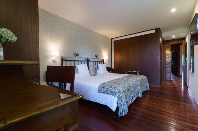 11 slaapkamer Bedrijf te koop in Arzúa - € 965.000 (Ref: 9500329)