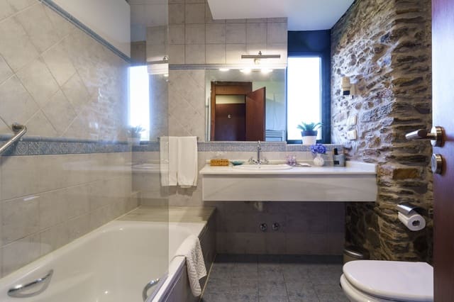 11 slaapkamer Bedrijf te koop in Arzúa - € 965.000 (Ref: 9500329)