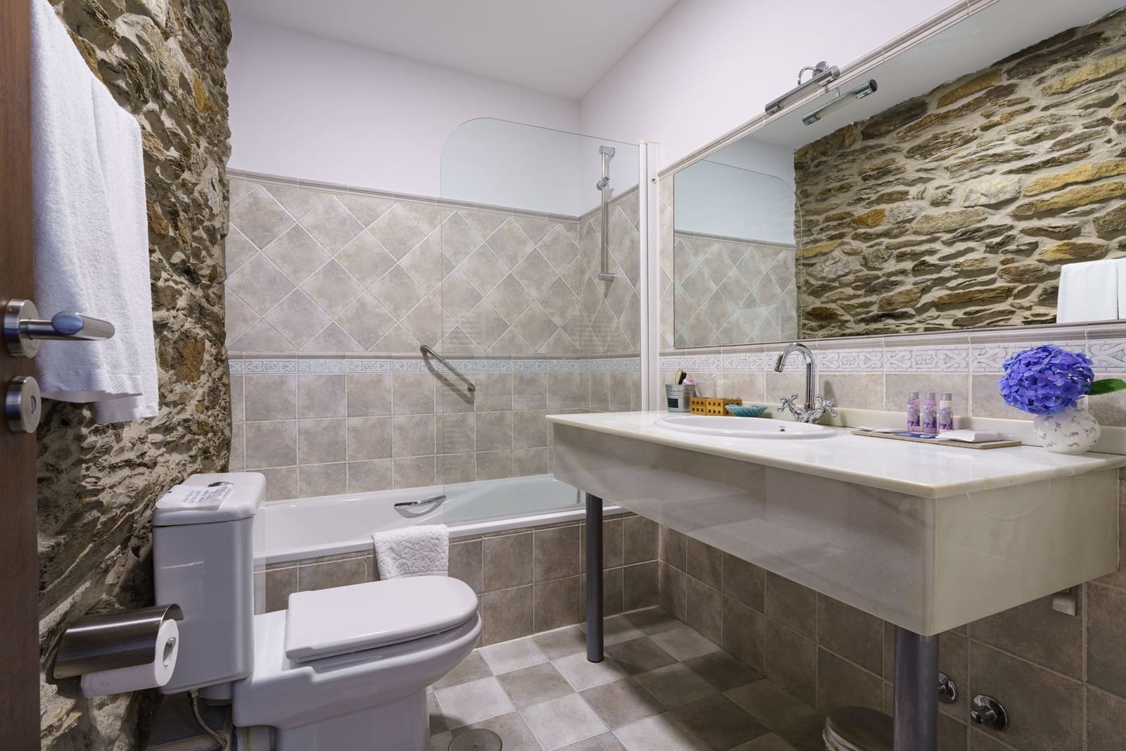 11 slaapkamer Bedrijf te koop in Arzua - € 965.000 (Ref: 9500329)