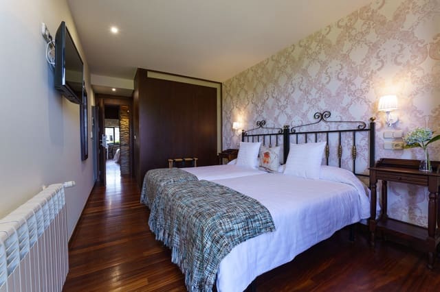 11 slaapkamer Bedrijf te koop in Arzúa - € 965.000 (Ref: 9500329)