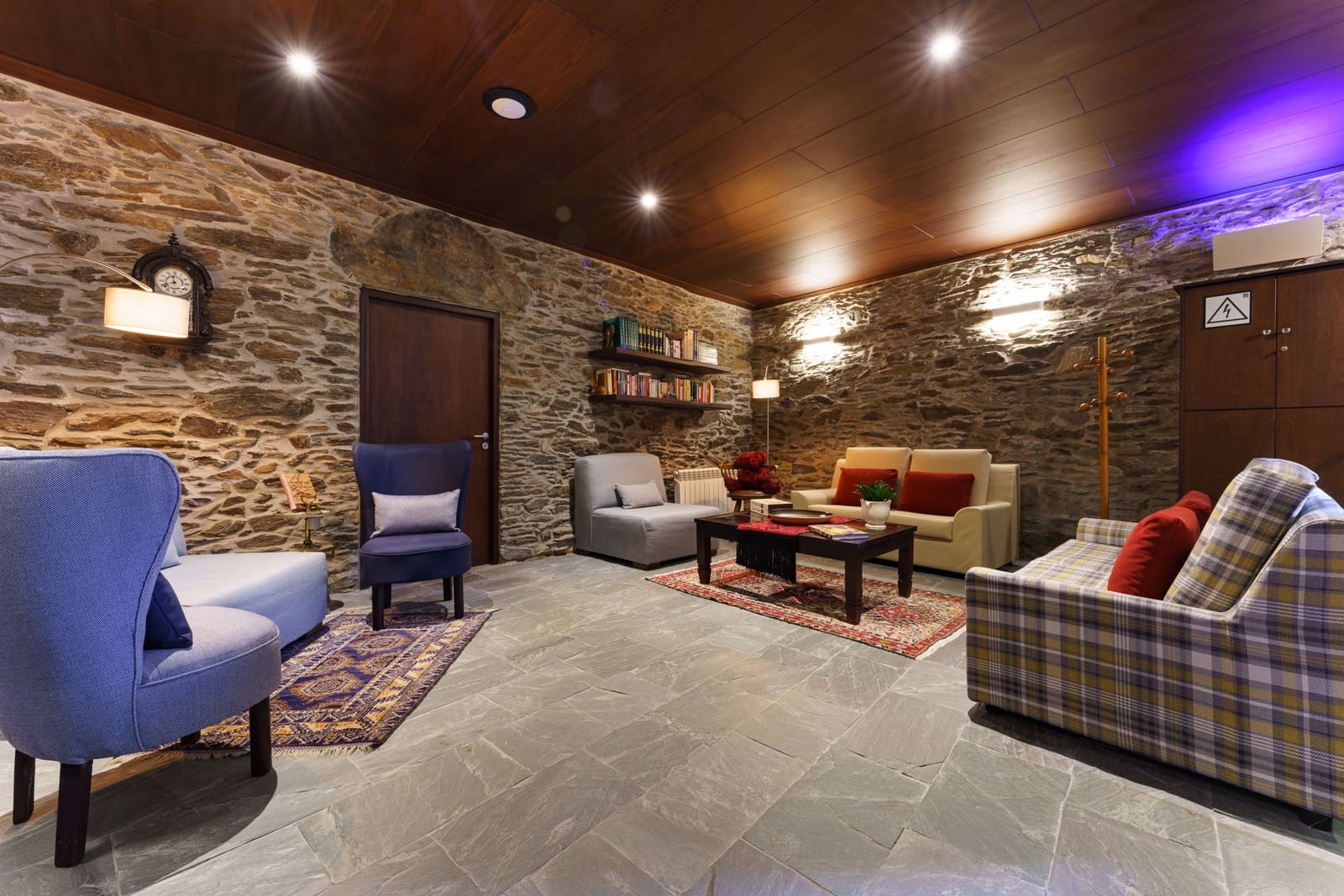 11 slaapkamer Bedrijf te koop in Arzua - € 965.000 (Ref: 9500329)