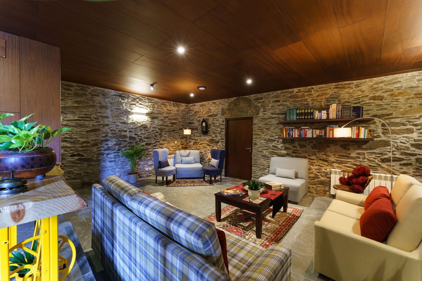 11 slaapkamer Bedrijf te koop in Arzua - € 965.000 (Ref: 9500329)