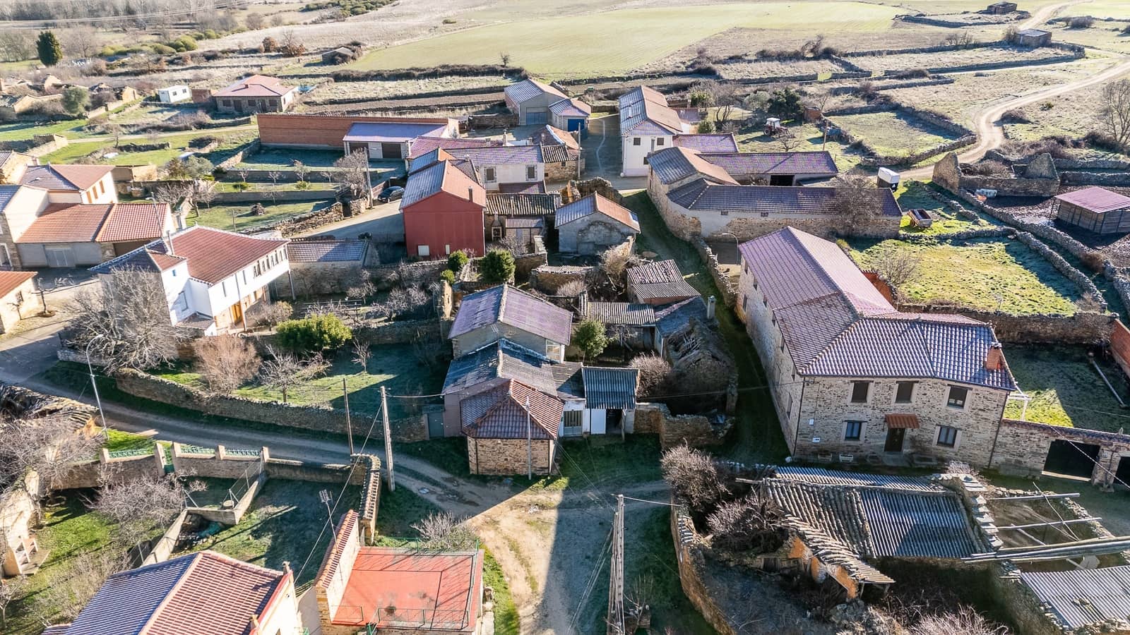 3 soveværelse Finca/Landehus til salg i Santa Colomba de Somoza - € 69.000 (Ref: 9525054)