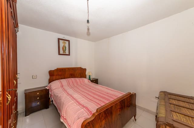 3 soveværelse Finca/Landehus til salg i Santa Colomba de Somoza med garage - € 69.000 (Ref: 9525054)