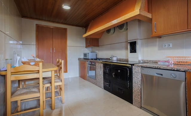 5 slaapkamer Finca/Landhuis te koop in Carballeda de Avia - € 200.000 (Ref: 9534916)