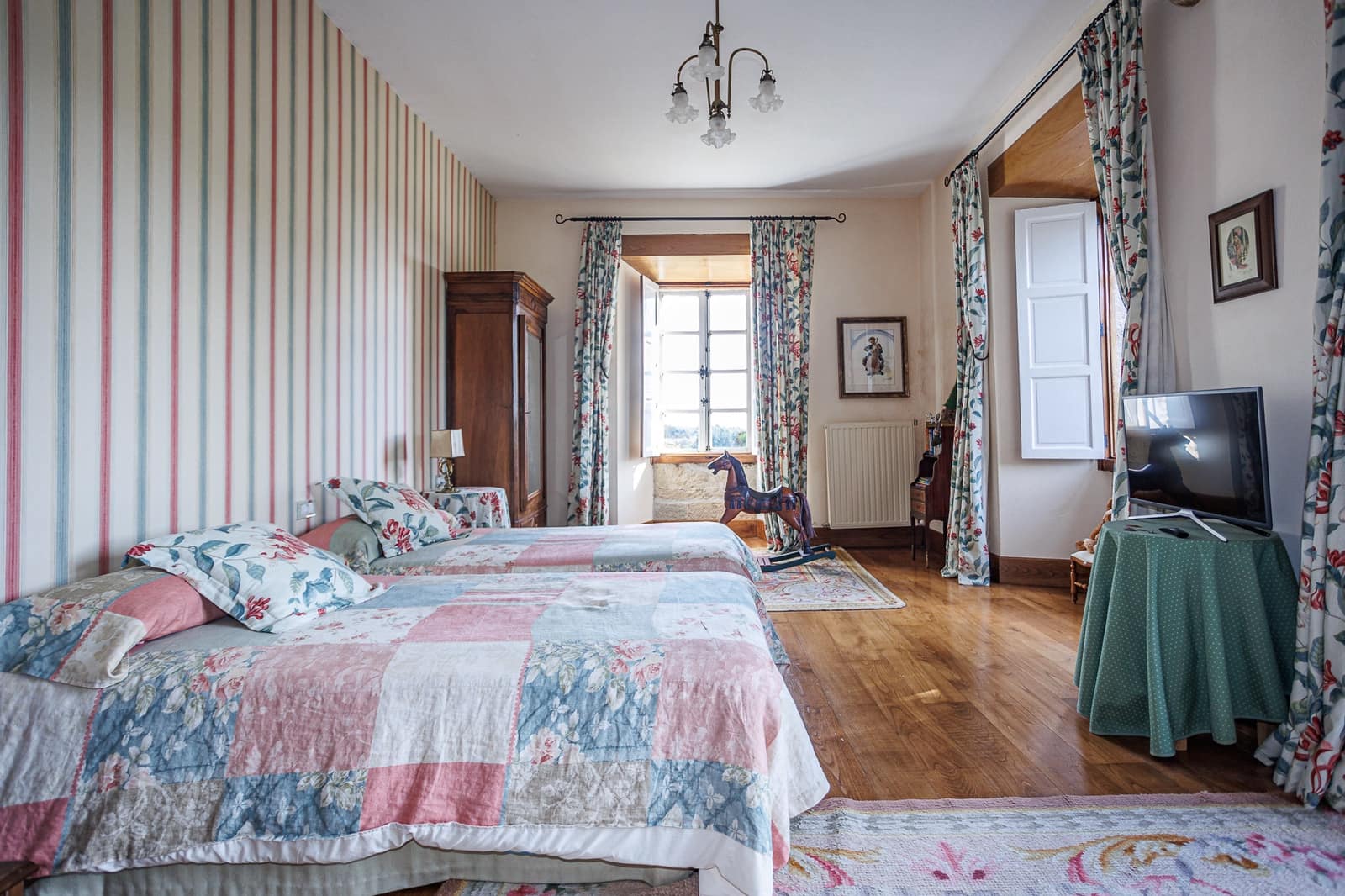 5 bedroom Finca/Country House for sale in Cospeito with pool - € 3,500,000 (Ref: 9627962)