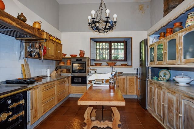 5 quarto Quinta/Casa Rural para venda em Cospeito com piscina garagem - 3 500 000 € (Ref: 9627962)