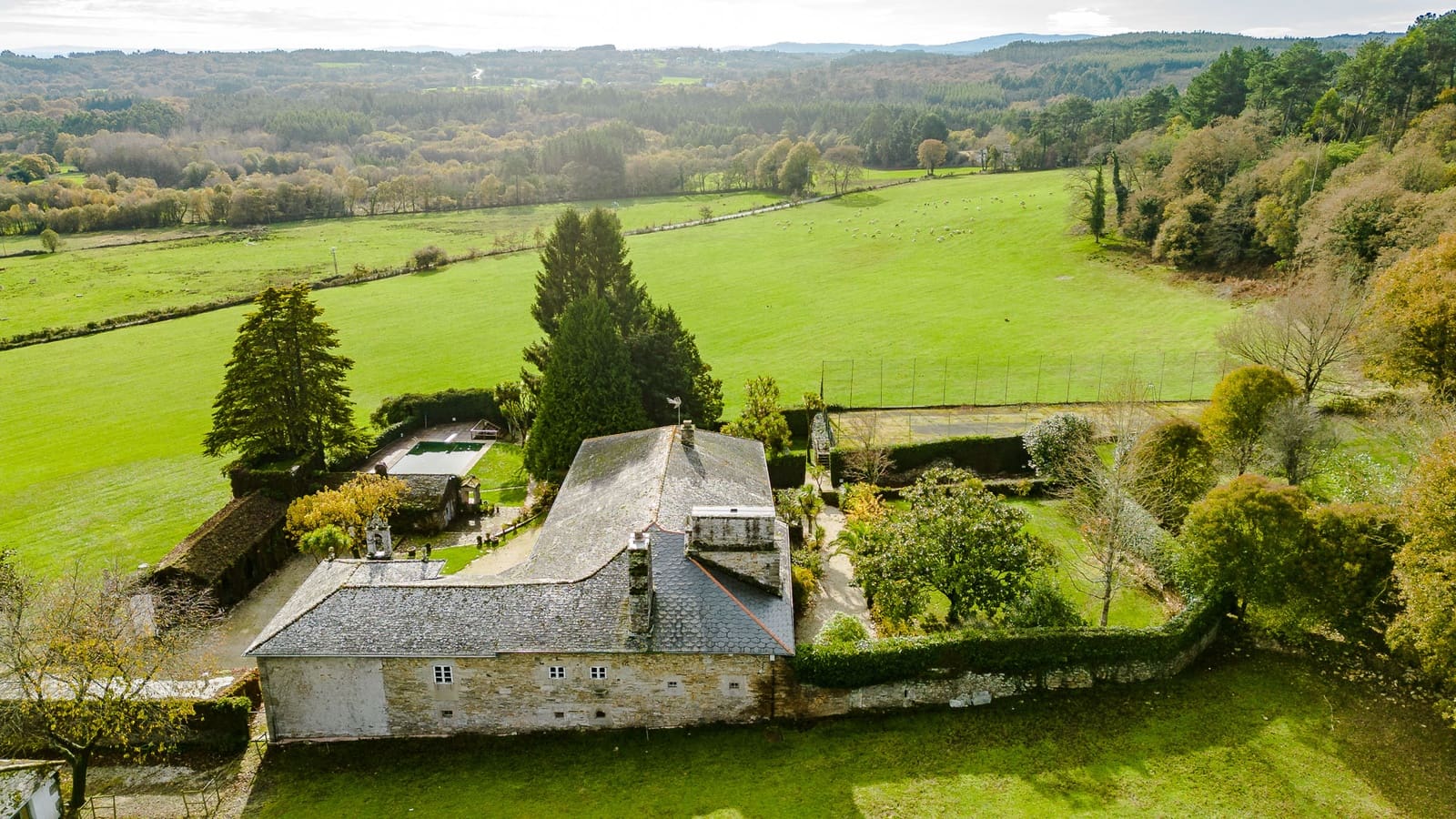 5 bedroom Finca/Country House for sale in Cospeito with pool garage - € 3,500,000 (Ref: 9627962)