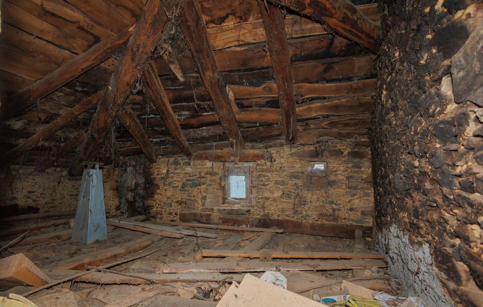 6 slaapkamer Finca/Landhuis te koop in O Corgo met garage - € 115.000 (Ref: 9650403)