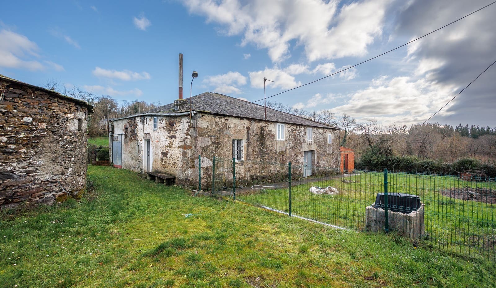 6 slaapkamer Finca/Landhuis te koop in O Corgo met garage - € 115.000 (Ref: 9650403)