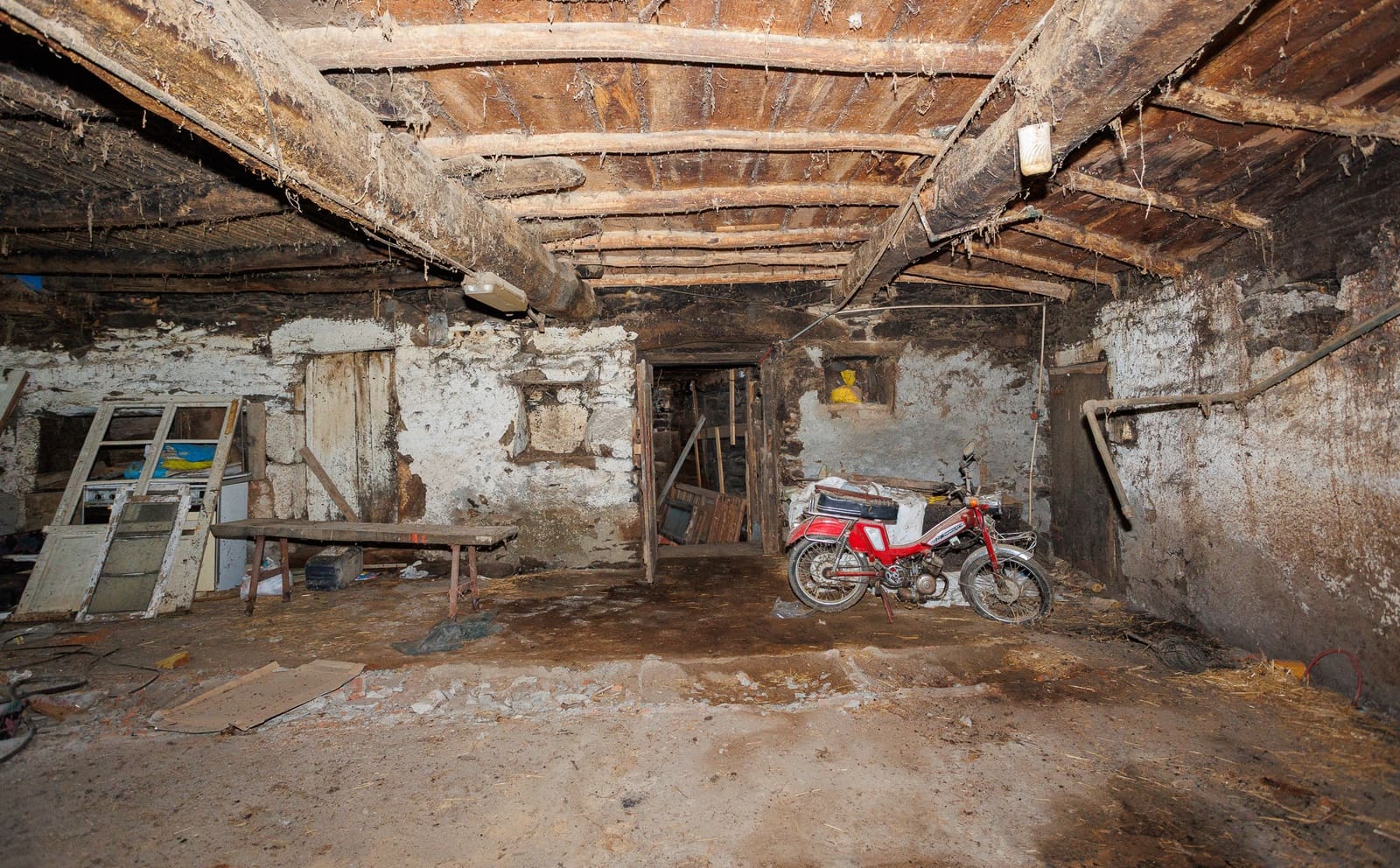 6 slaapkamer Finca/Landhuis te koop in O Corgo met garage - € 115.000 (Ref: 9650403)