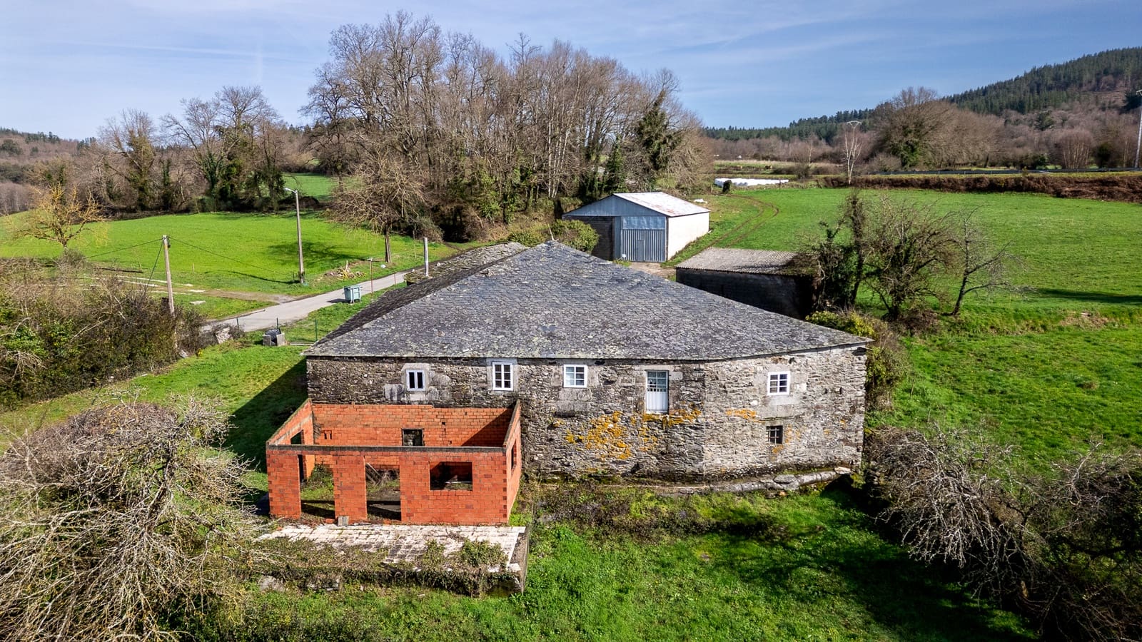 6 slaapkamer Finca/Landhuis te koop in O Corgo met garage - € 115.000 (Ref: 9650403)