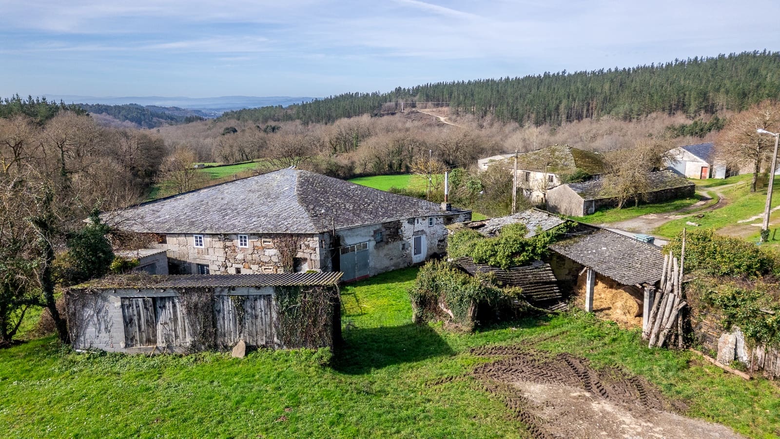 6 slaapkamer Finca/Landhuis te koop in O Corgo met garage - € 115.000 (Ref: 9650403)