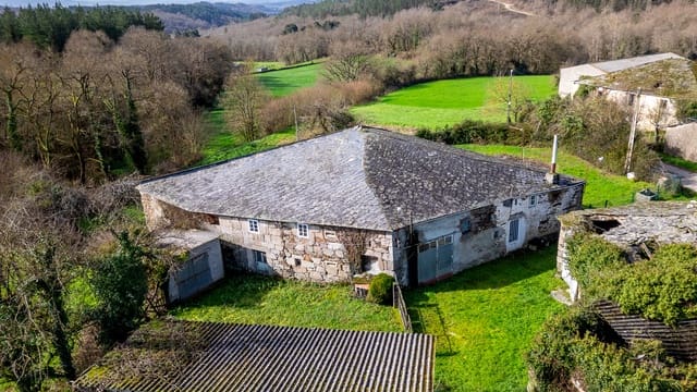 6 chambre Finca/Maison de Campagne à vendre à O Corgo avec garage - 115 000 € (Ref: 9650403)