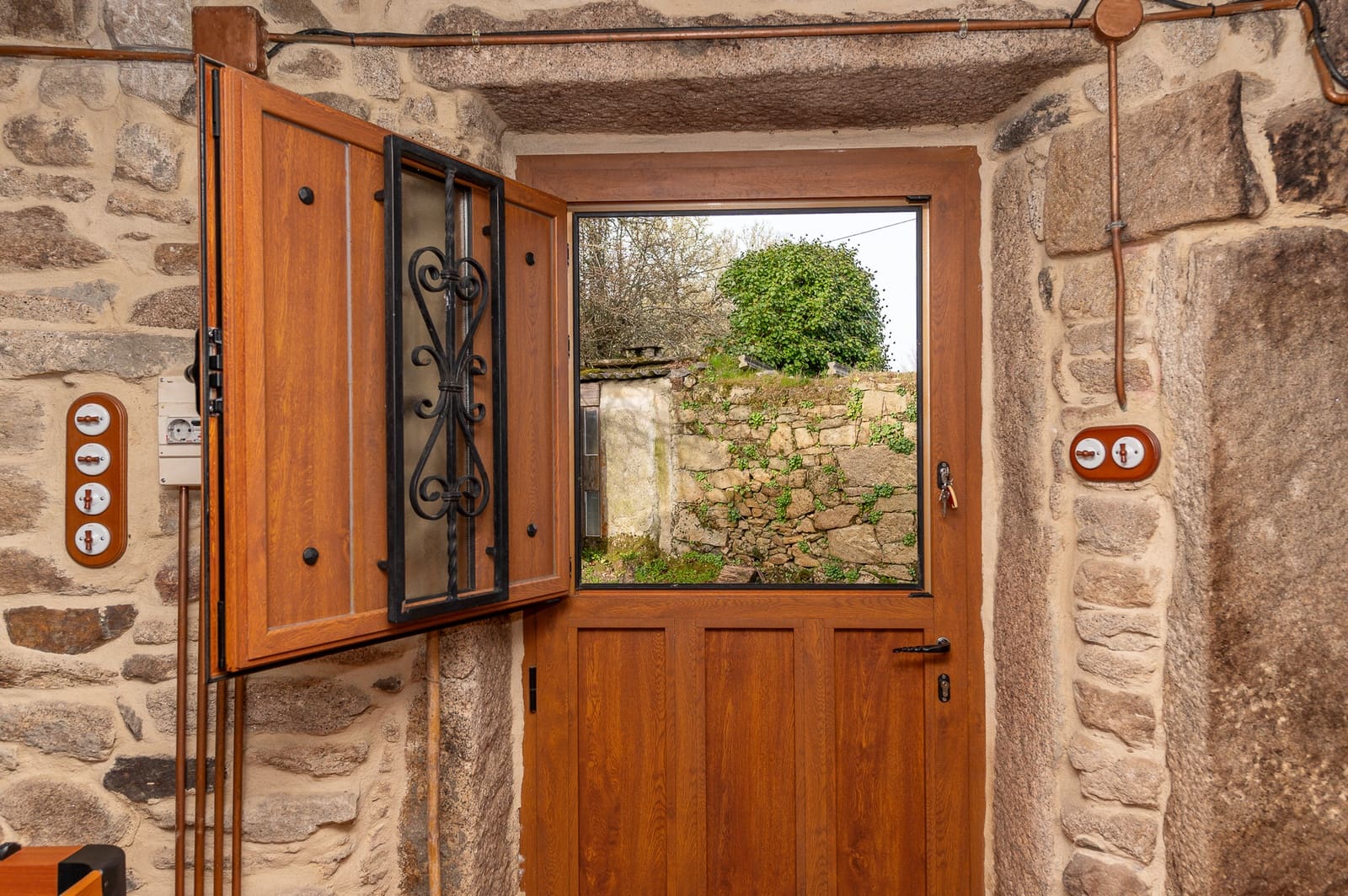 3 bedroom Finca/Country House for sale in Guitiriz - € 140,000 (Ref: 9677861)