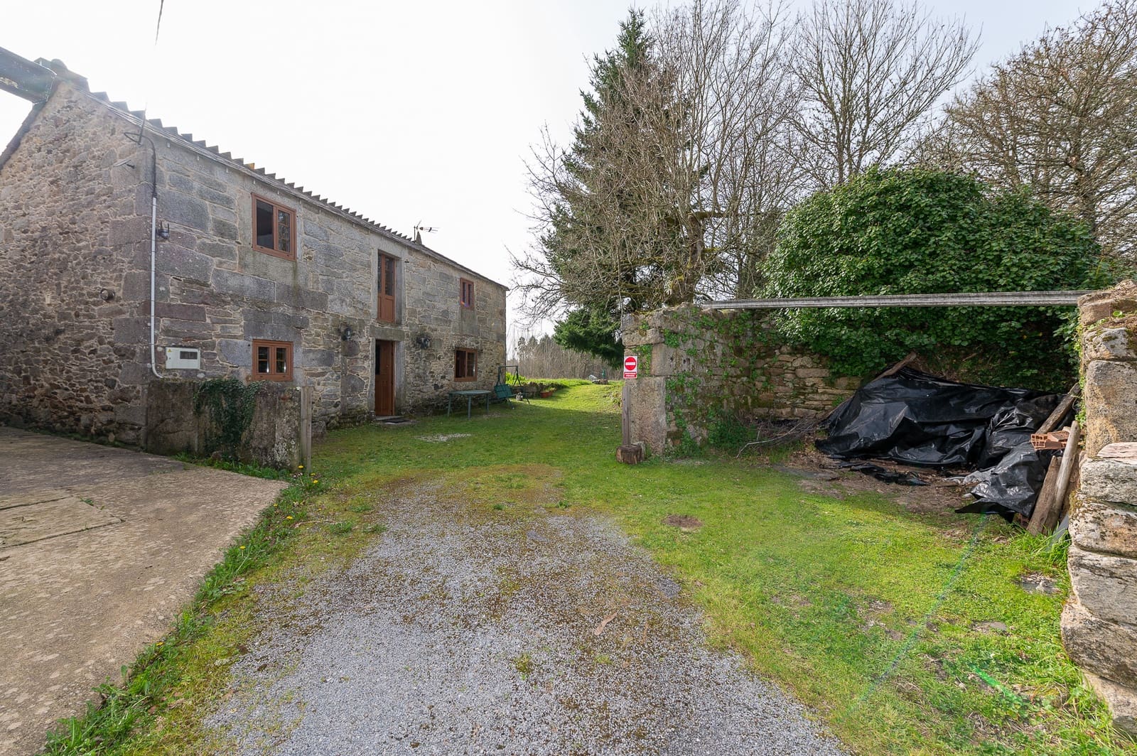 3 bedroom Finca/Country House for sale in Guitiriz - € 140,000 (Ref: 9677861)