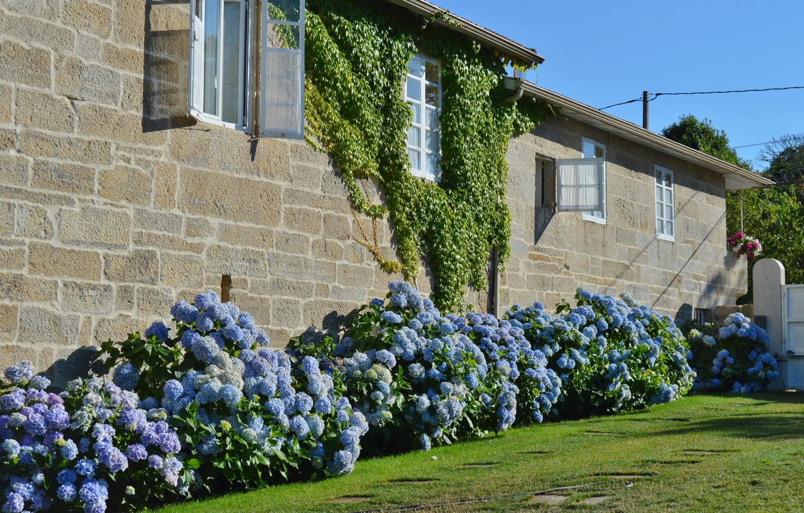 4 bedroom Finca/Country House for sale in Vilar de Barrio with pool - € 395,000 (Ref: 9687472)