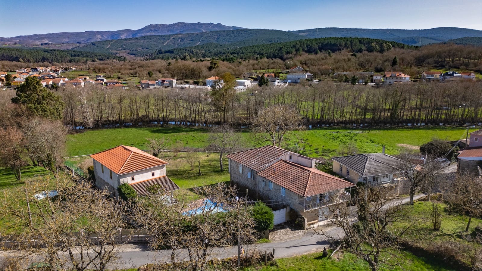 4 bedroom Finca/Country House for sale in Vilar de Barrio with pool - € 395,000 (Ref: 9687472)