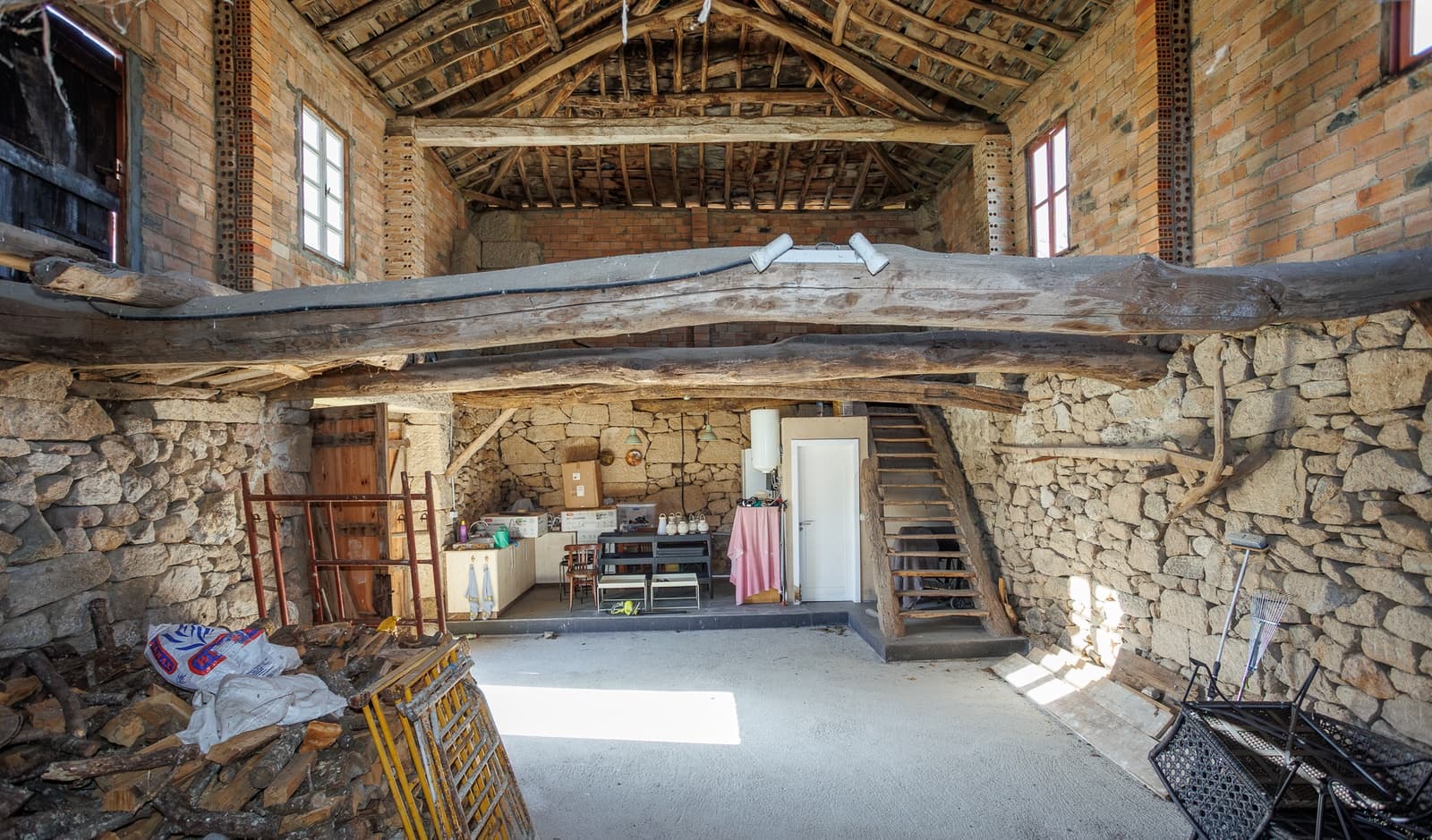 4 bedroom Finca/Country House for sale in Vilar de Barrio with pool - € 395,000 (Ref: 9687472)